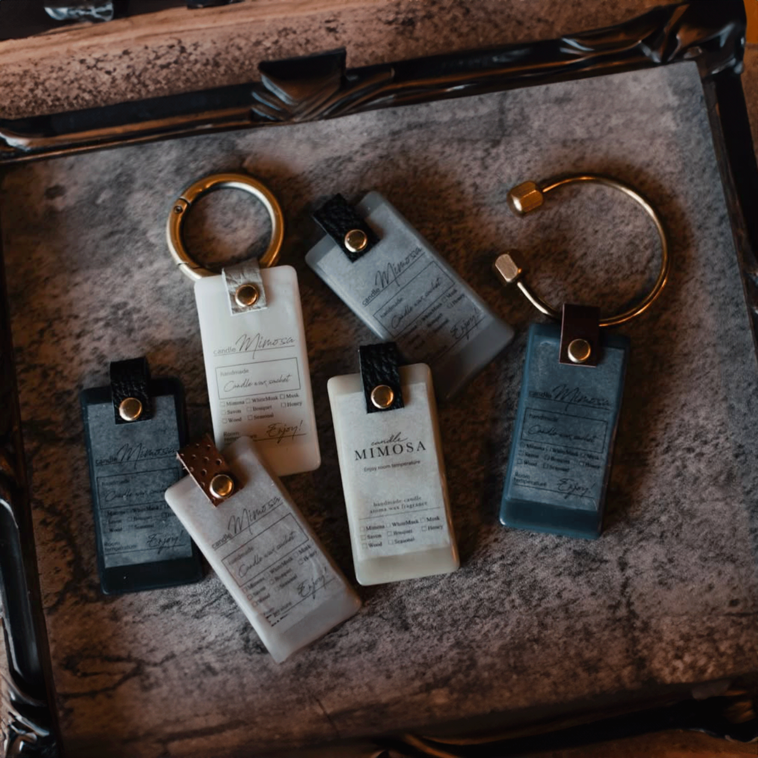 The Color Aroma Wax】外出先でもリフレッシュできる、香りの